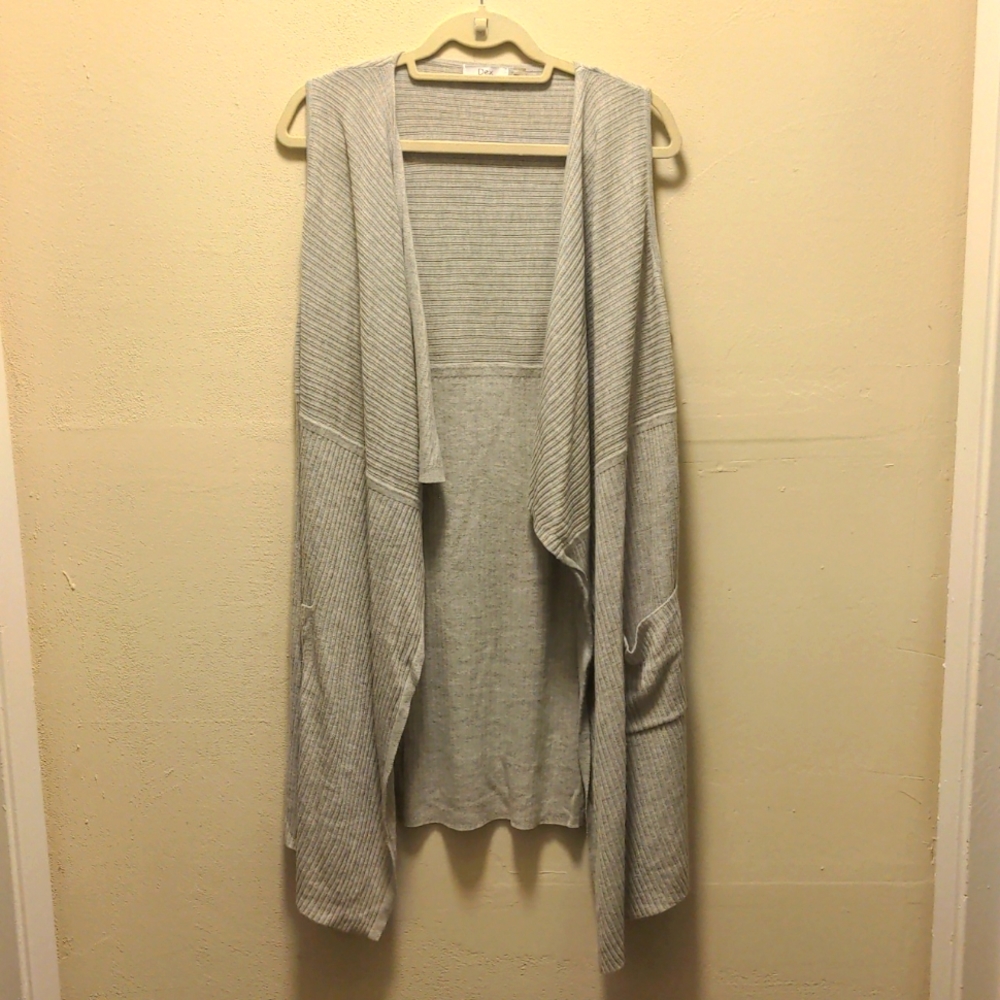 Dex Sleeveless Flowy Cardigan